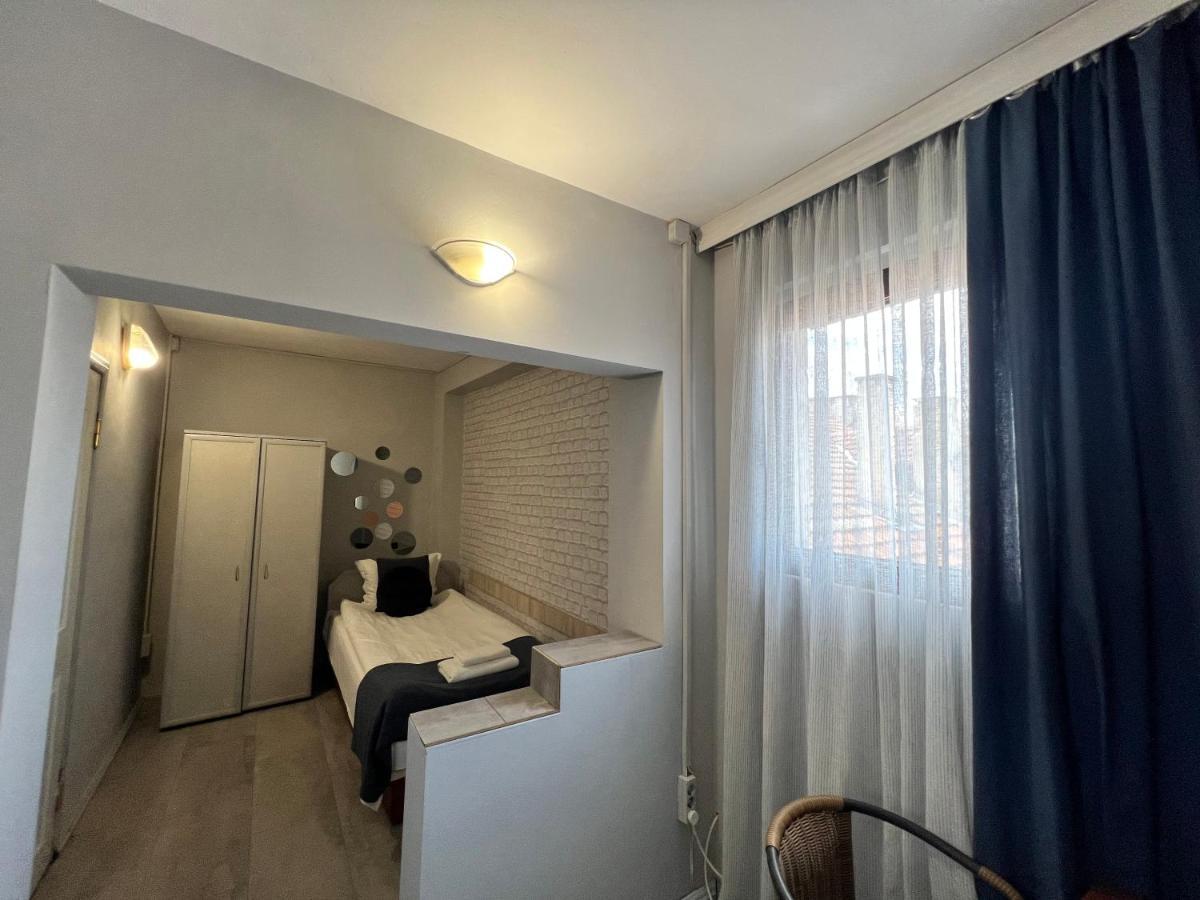 Family Hotel Central Shumen Exterior foto