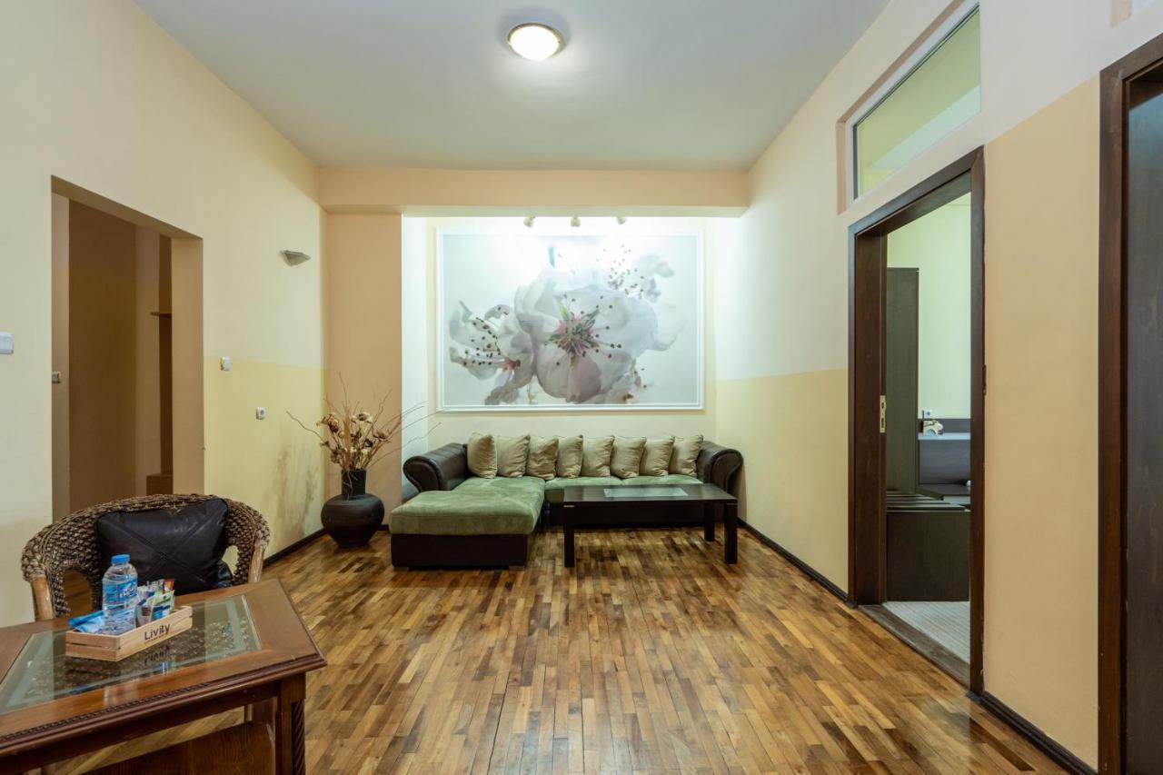 Family Hotel Central Shumen Exterior foto