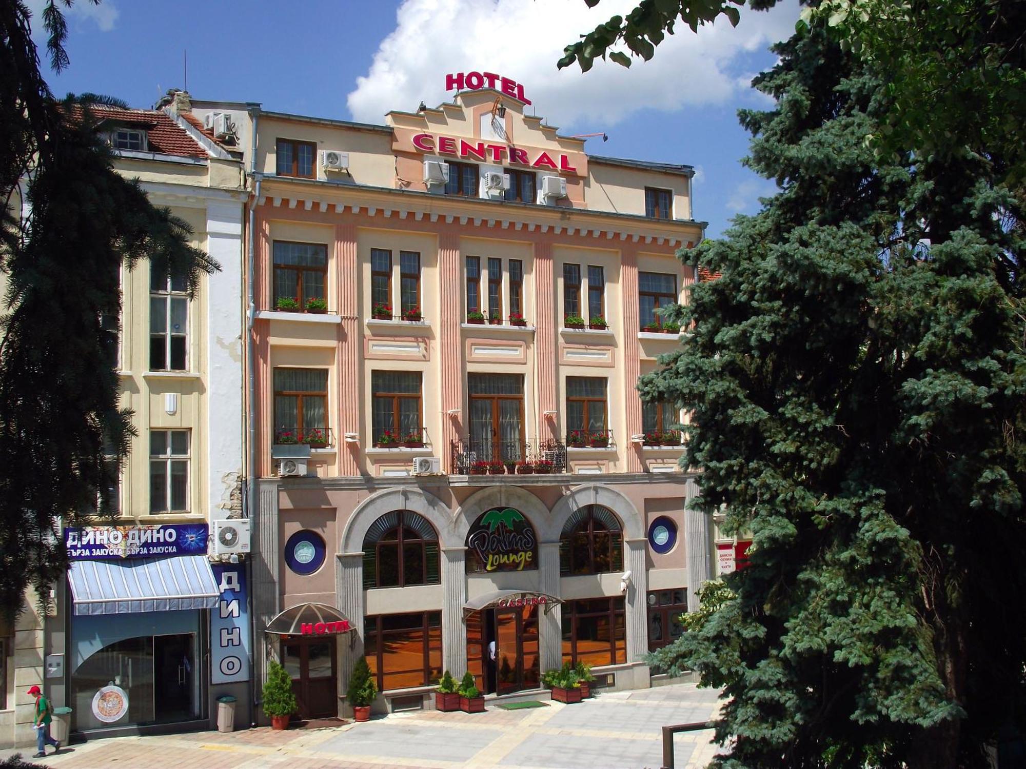 Family Hotel Central Shumen Exterior foto