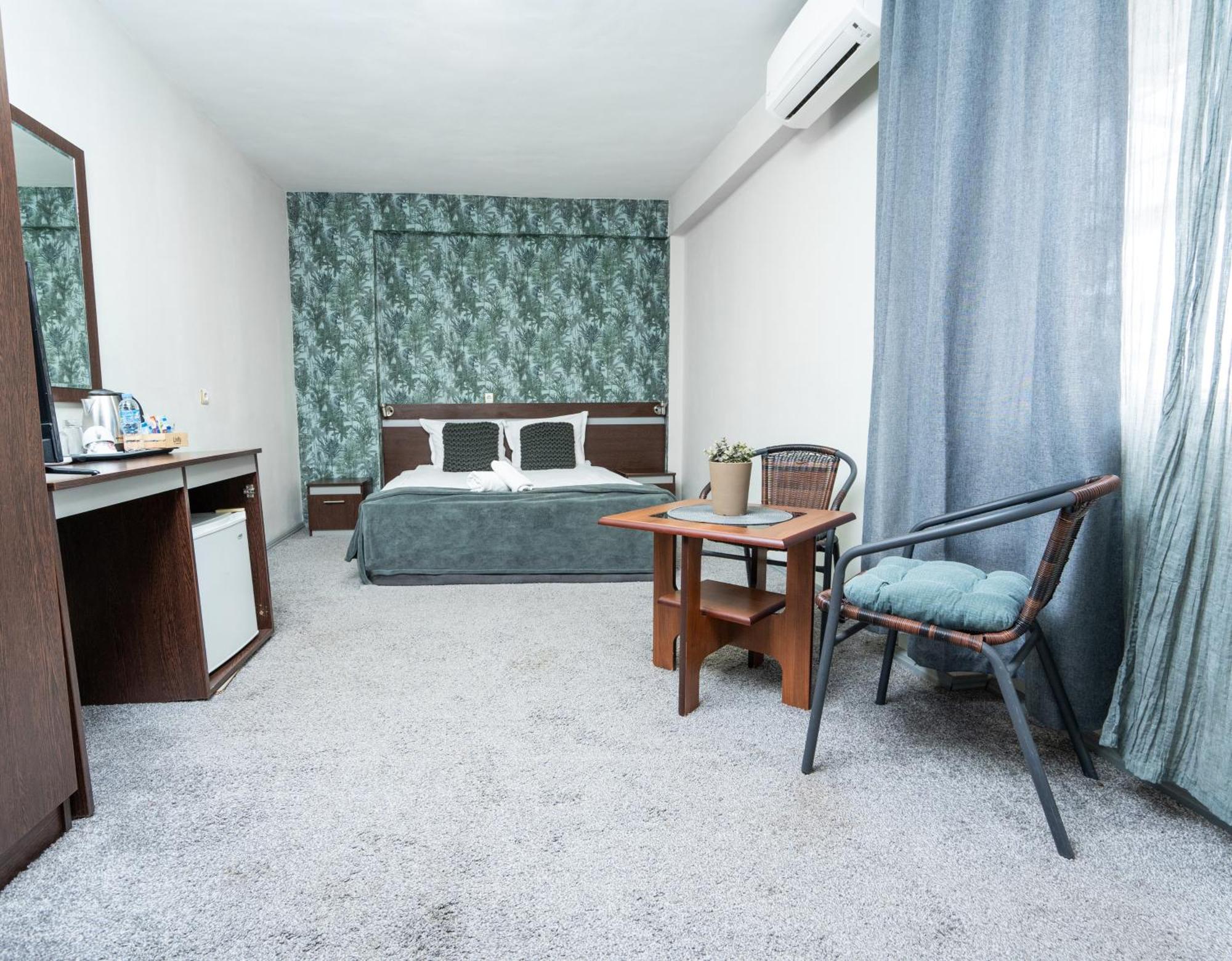 Family Hotel Central Shumen Exterior foto