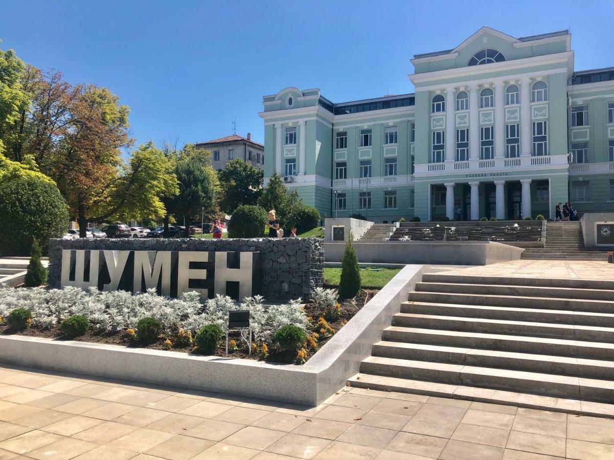 Family Hotel Central Shumen Exterior foto